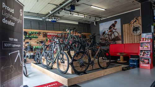 Uitbreiding in de showroom van Perima Cycling