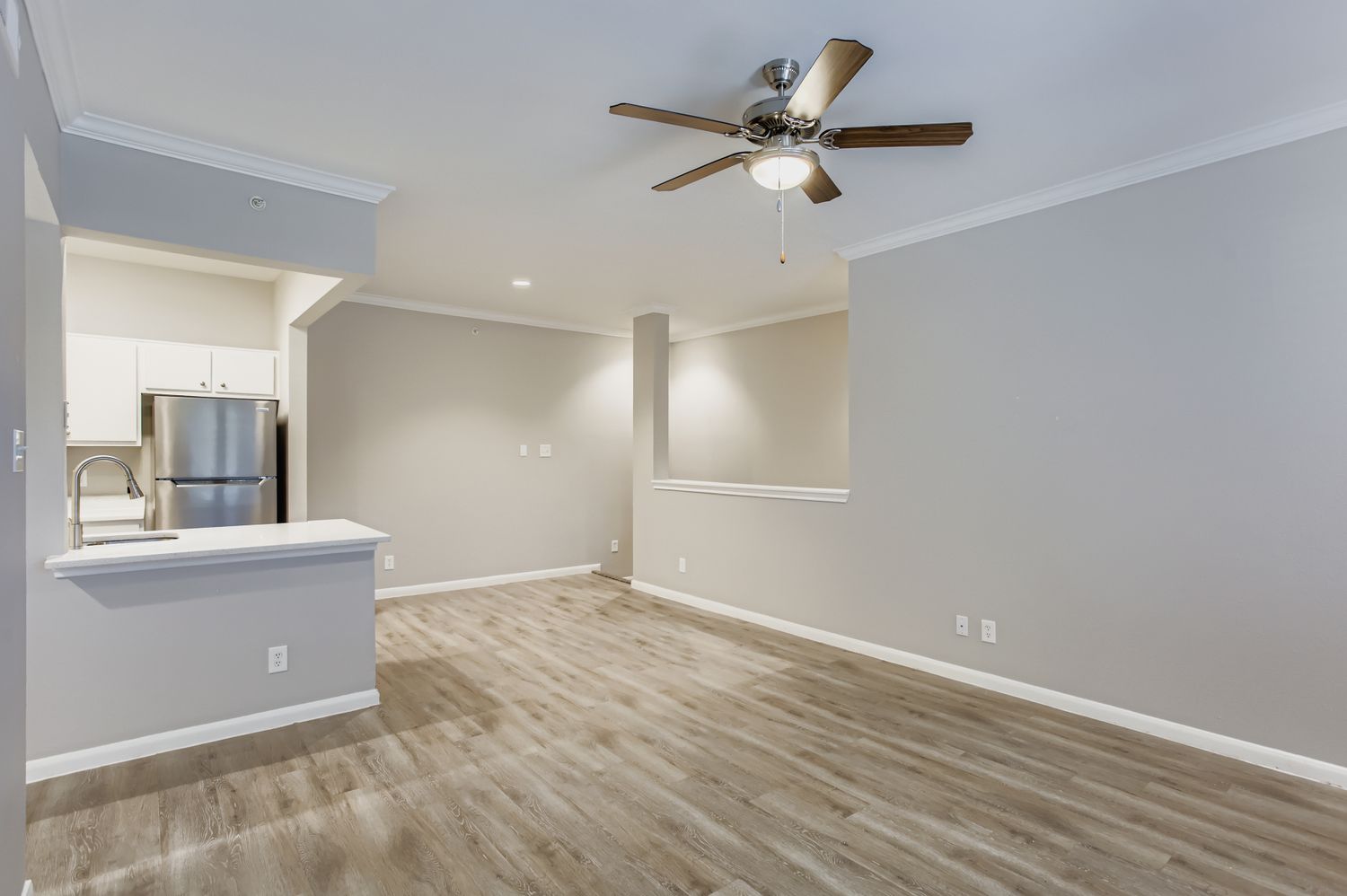 unfurnished living area