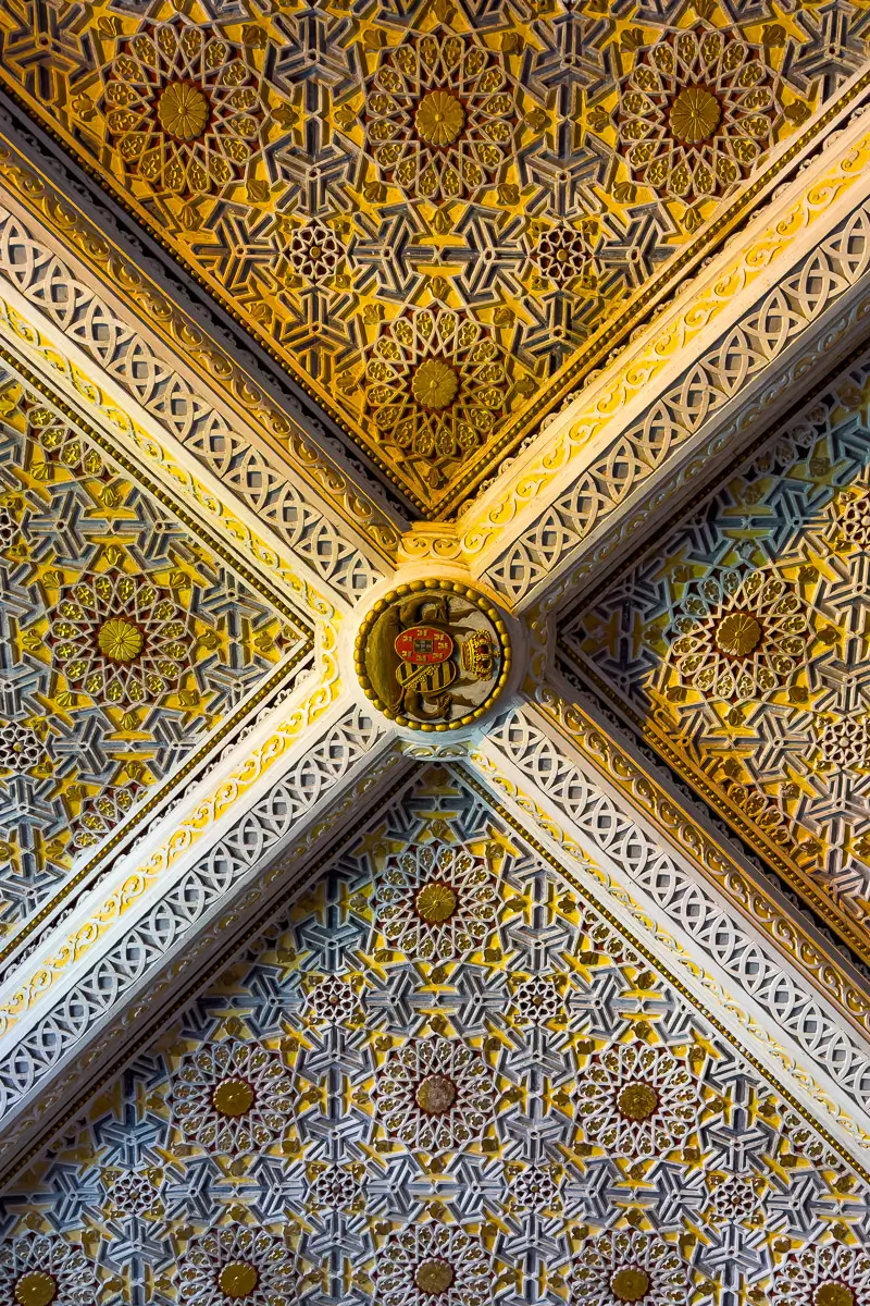 Portugal: intricate ceiling