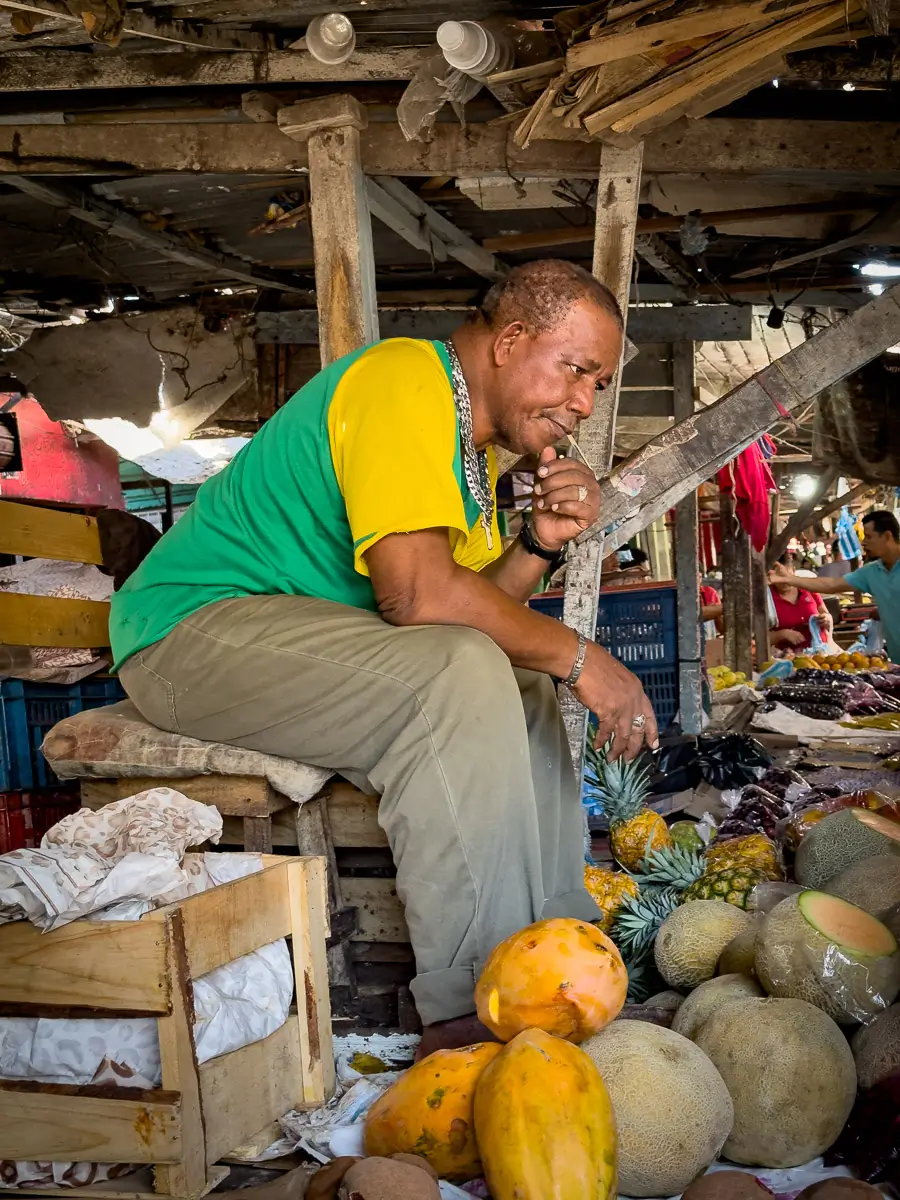 Colombia Market fruit seller