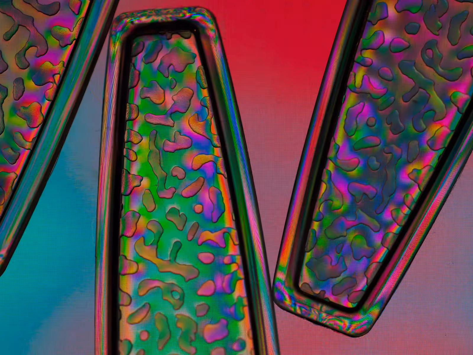 Photo elasticity:  handles of plastic silverware