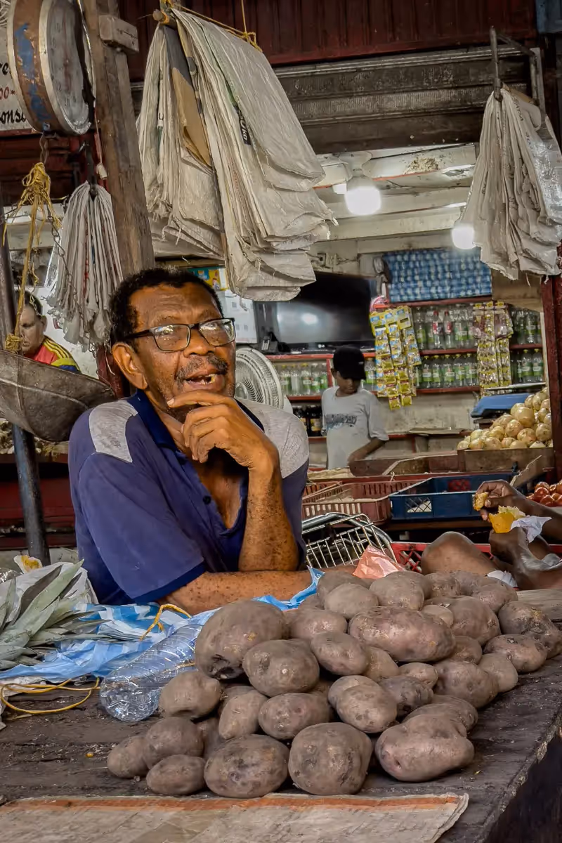 Colombia Market: fish seller
