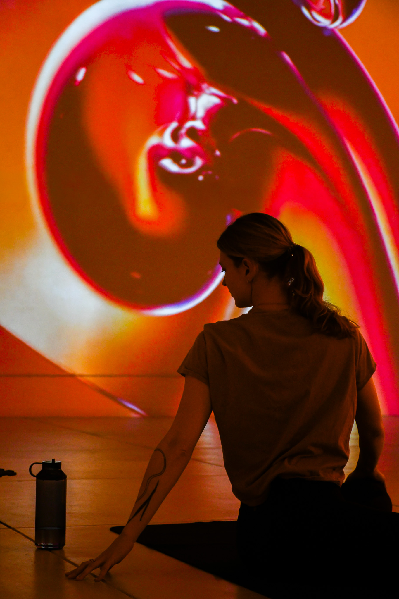 YOGA IN LIGHT: Flow + Desk Detox Massage