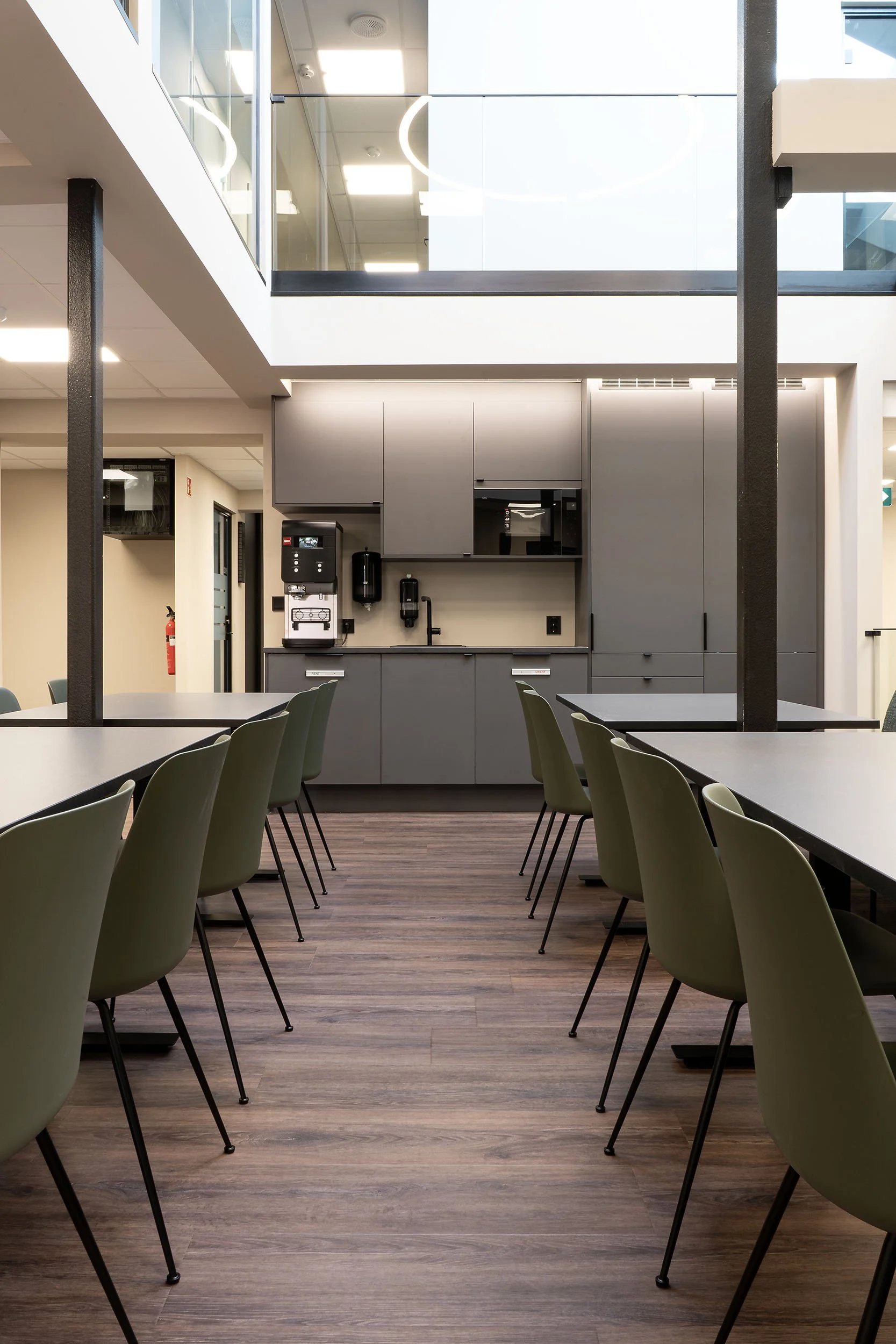 T1 lounge 3
