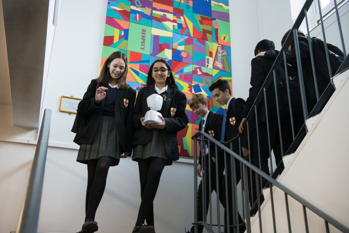 How do you move AV1 around a secondary School?