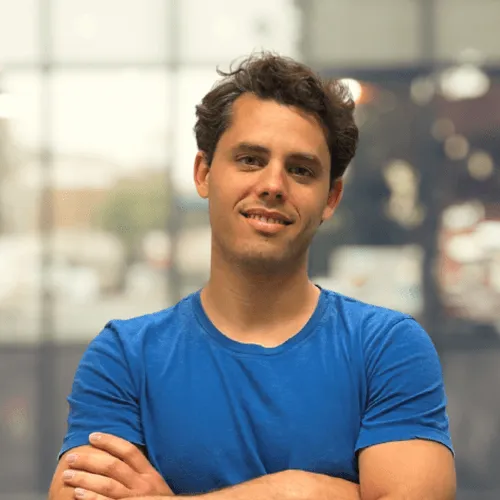 Gustavo Castro headshot photo