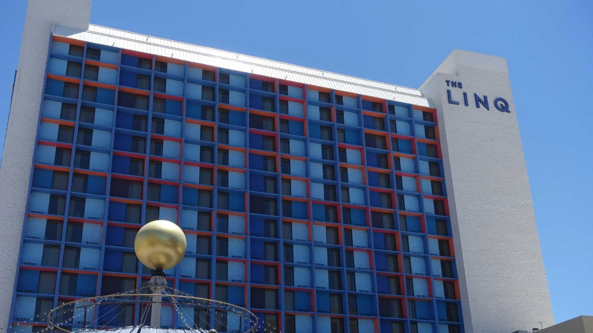 The LINQ Promenade