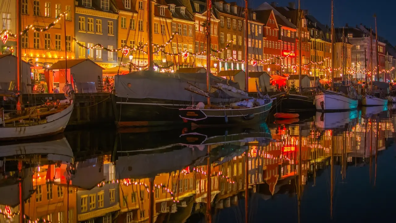 Christmas Spirit in Nyhavn