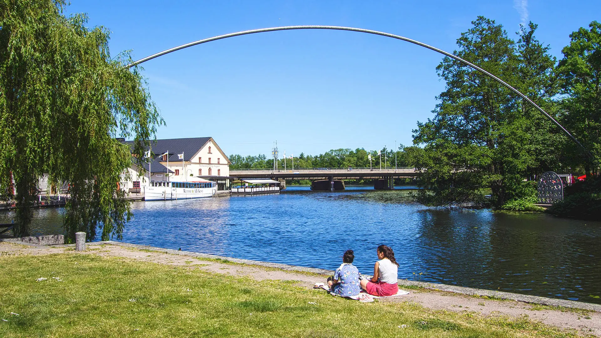 Ben Kersley - Overlooking the river (ENG)