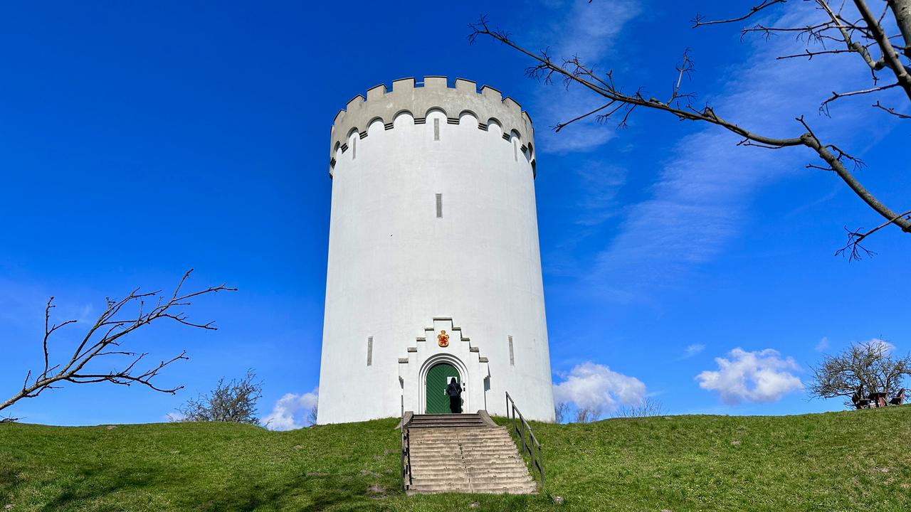 Get an overview of the fortification