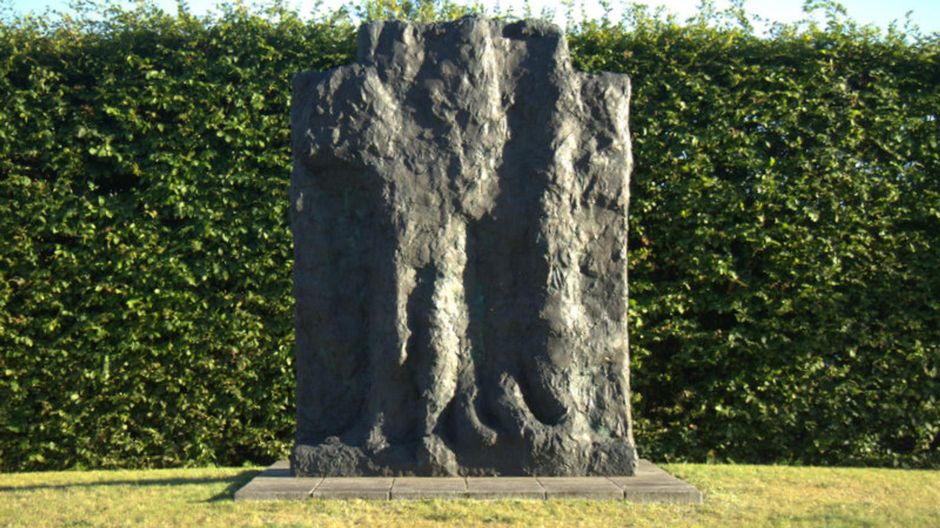 Bronzeskulpturen "Herakles" von Per Kirkeby im Jahr 1992