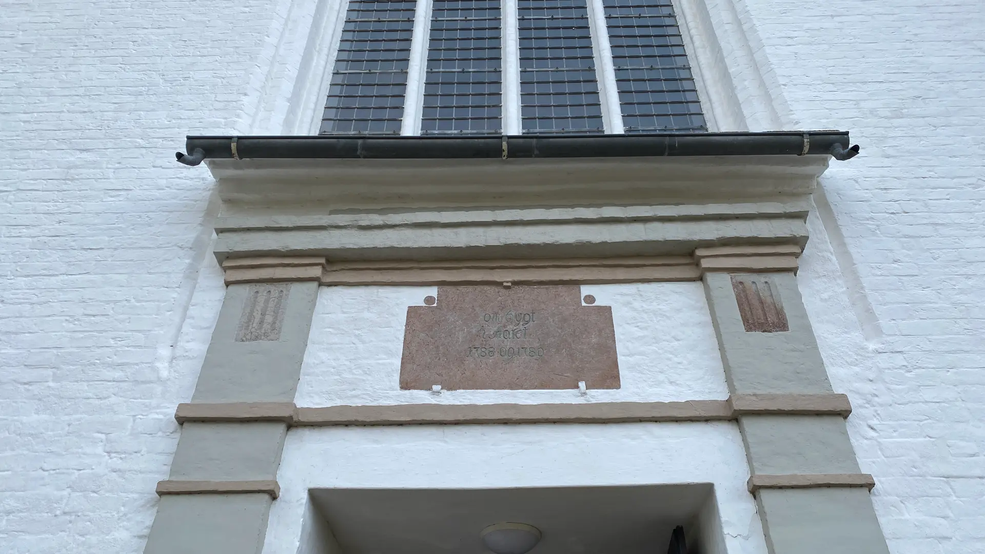 Eingang der Mariager Kirche