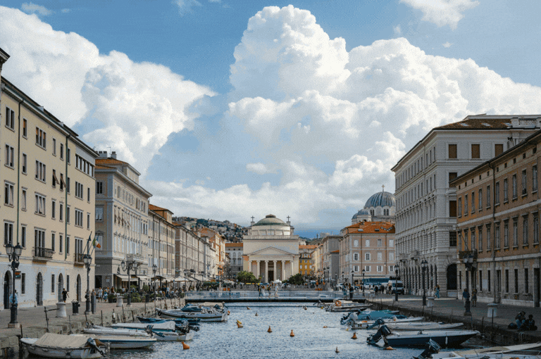 Welcome to the StoryHunt travel newsletter (cover)