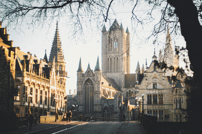 Welcome to the StoryHunt travel newsletter (cover)