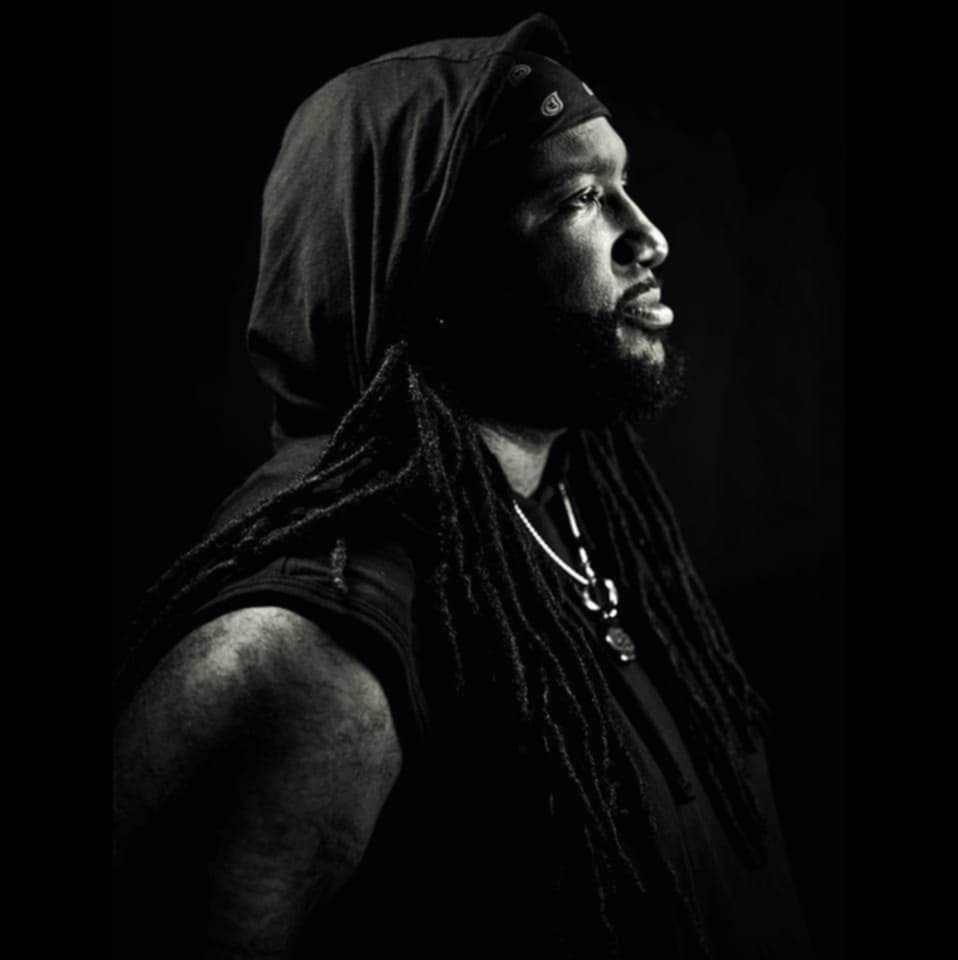 Live Music: Jon Hollywood