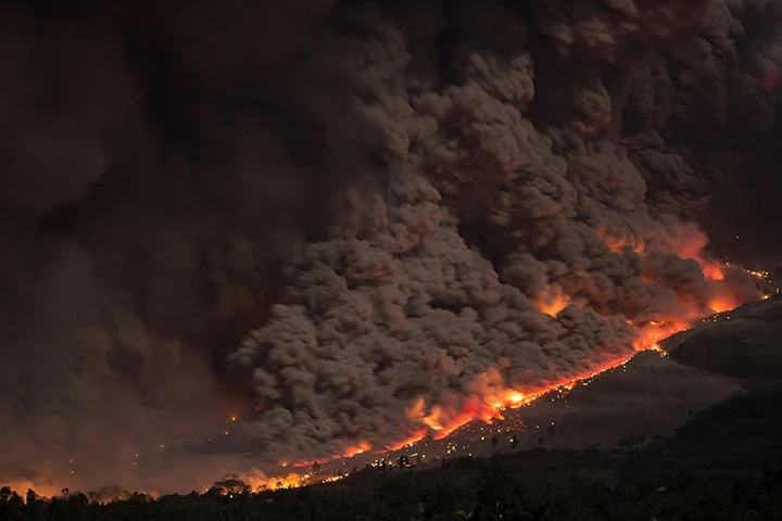 Get trusted alerts and evacuation updates to protect your family and community.