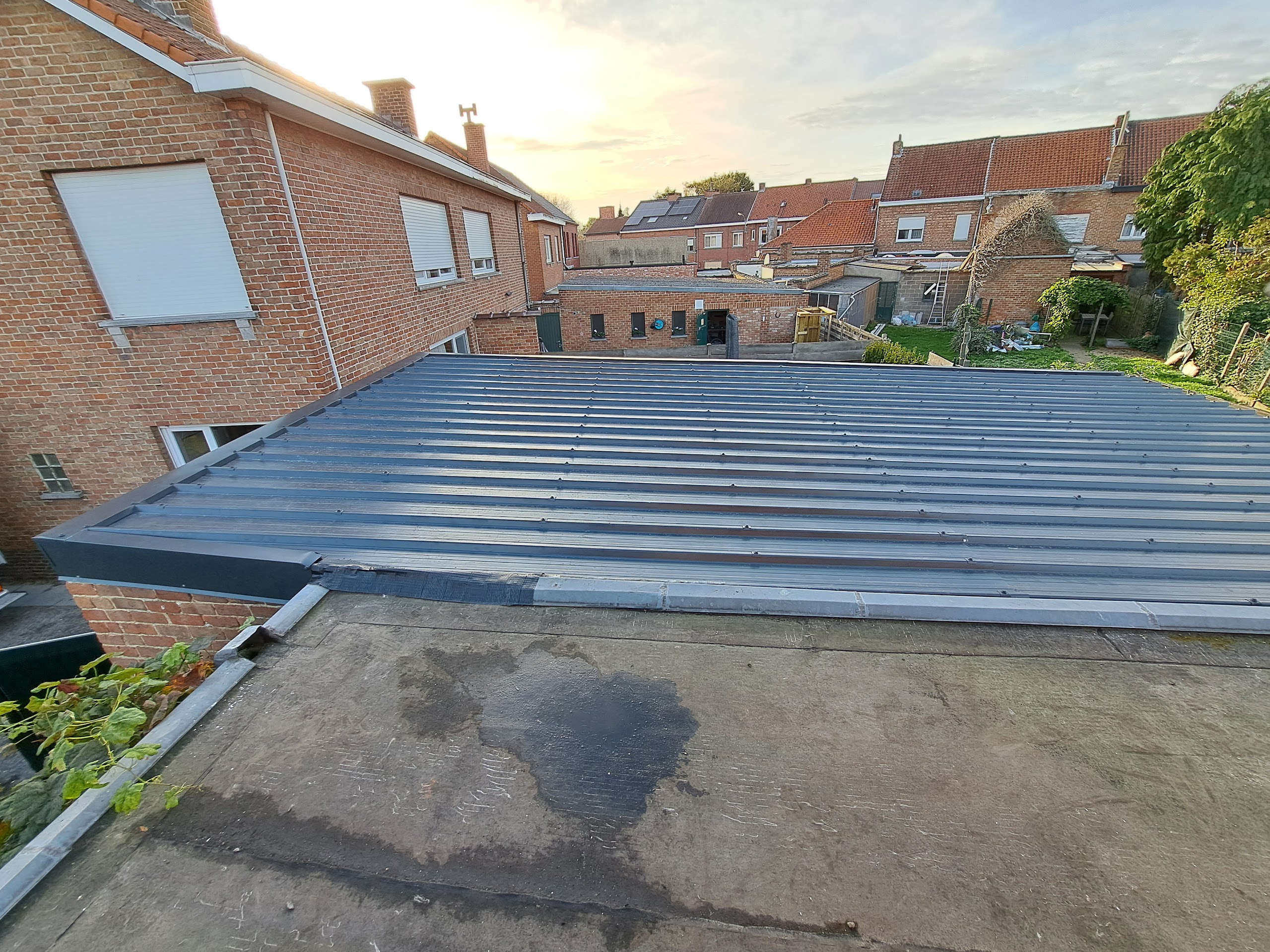 Ieper: garage IDE ECO-panelen