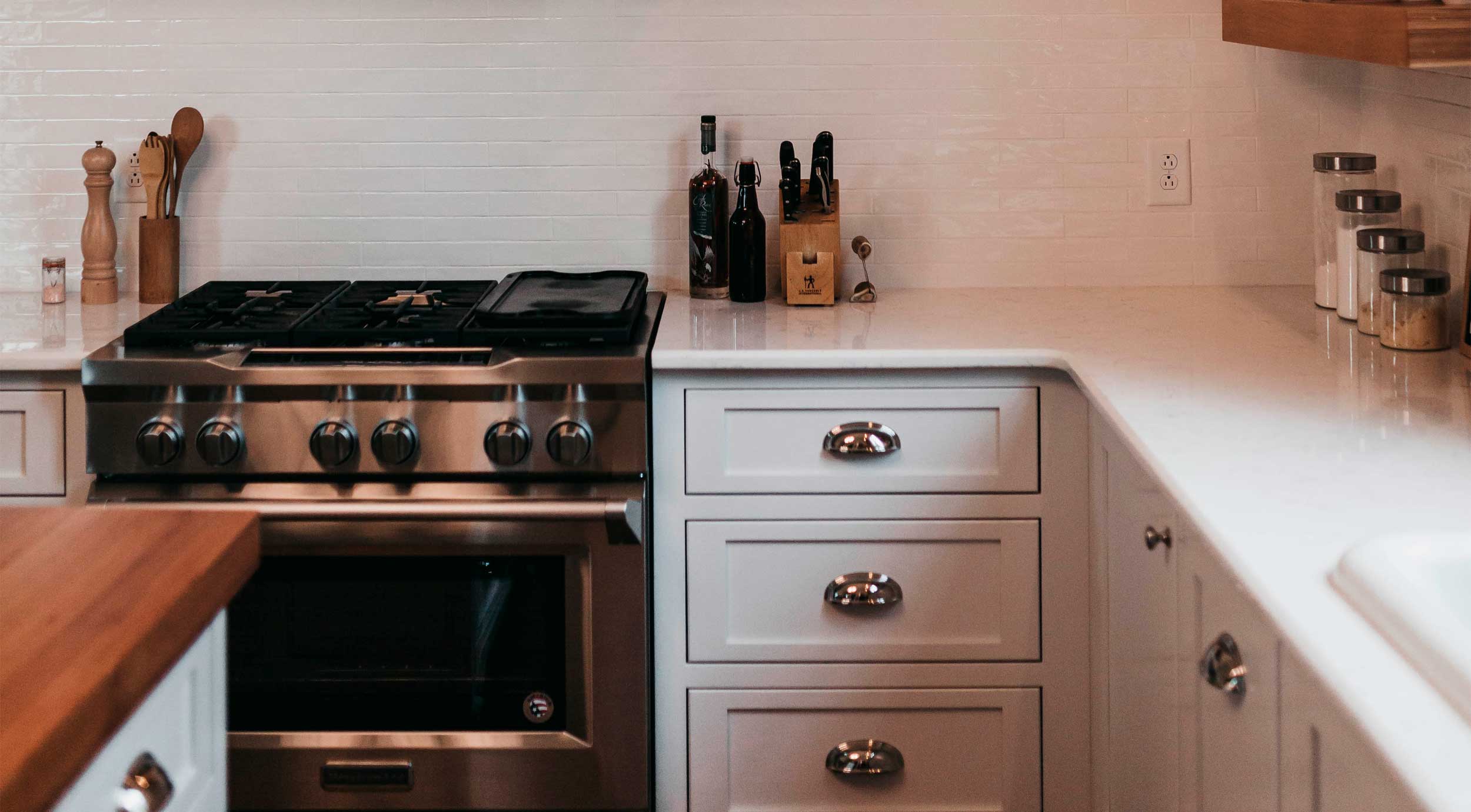 5 Essential Pieces for Small Space Living