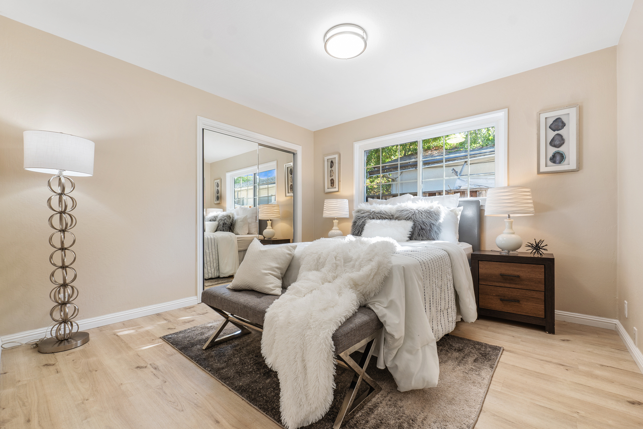 Real Estate Photography of a backyard