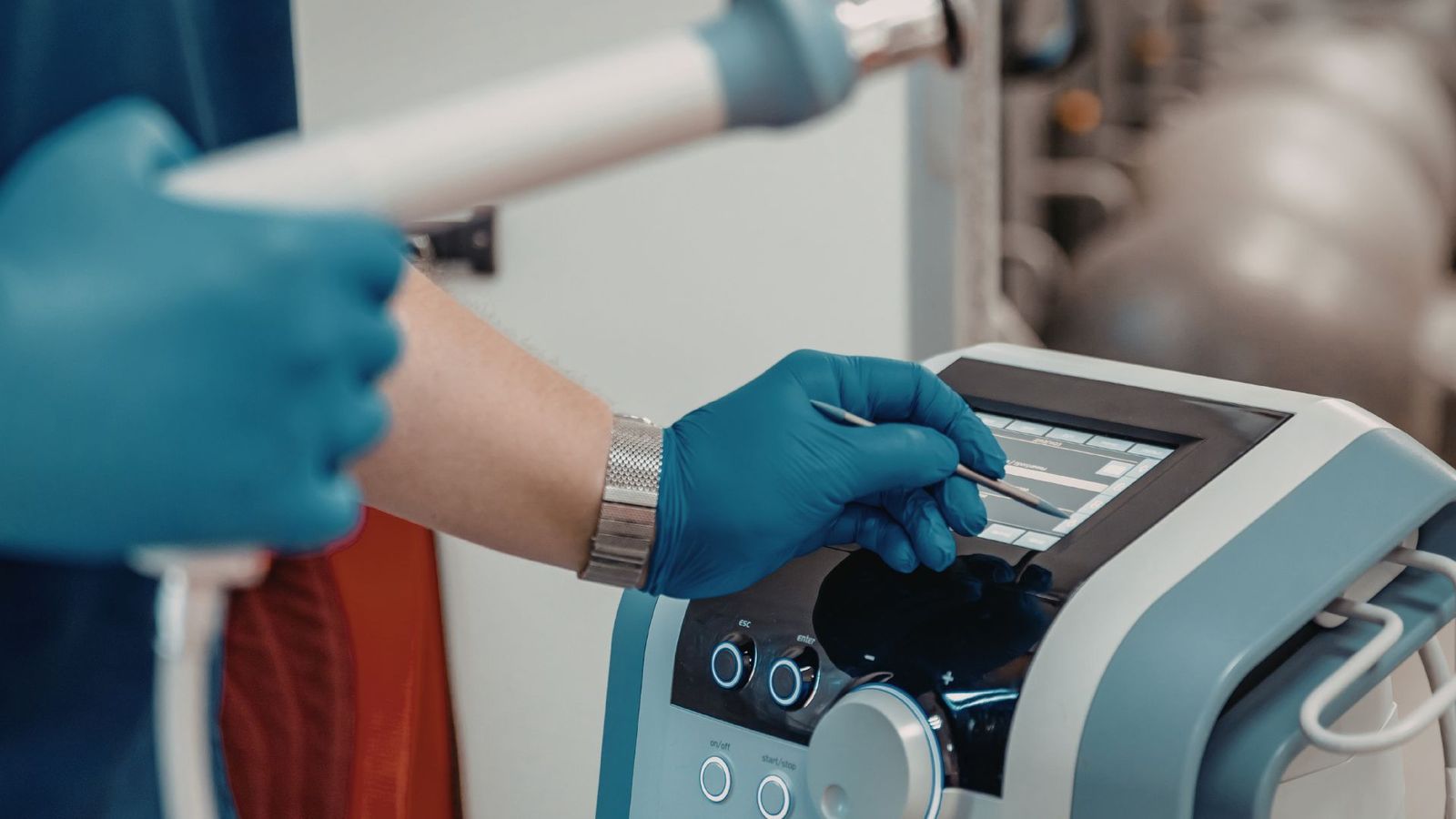 How to become a medical device reprocessing technician in Canada ...