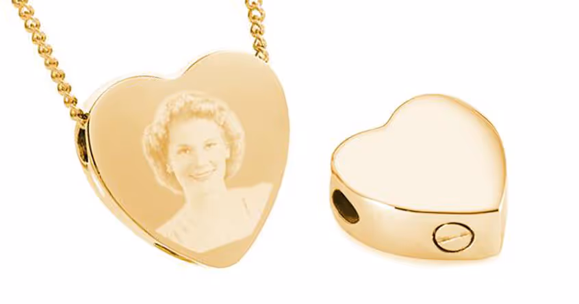 A nemorial pendant made with cremation ashes as keepsake jewellery