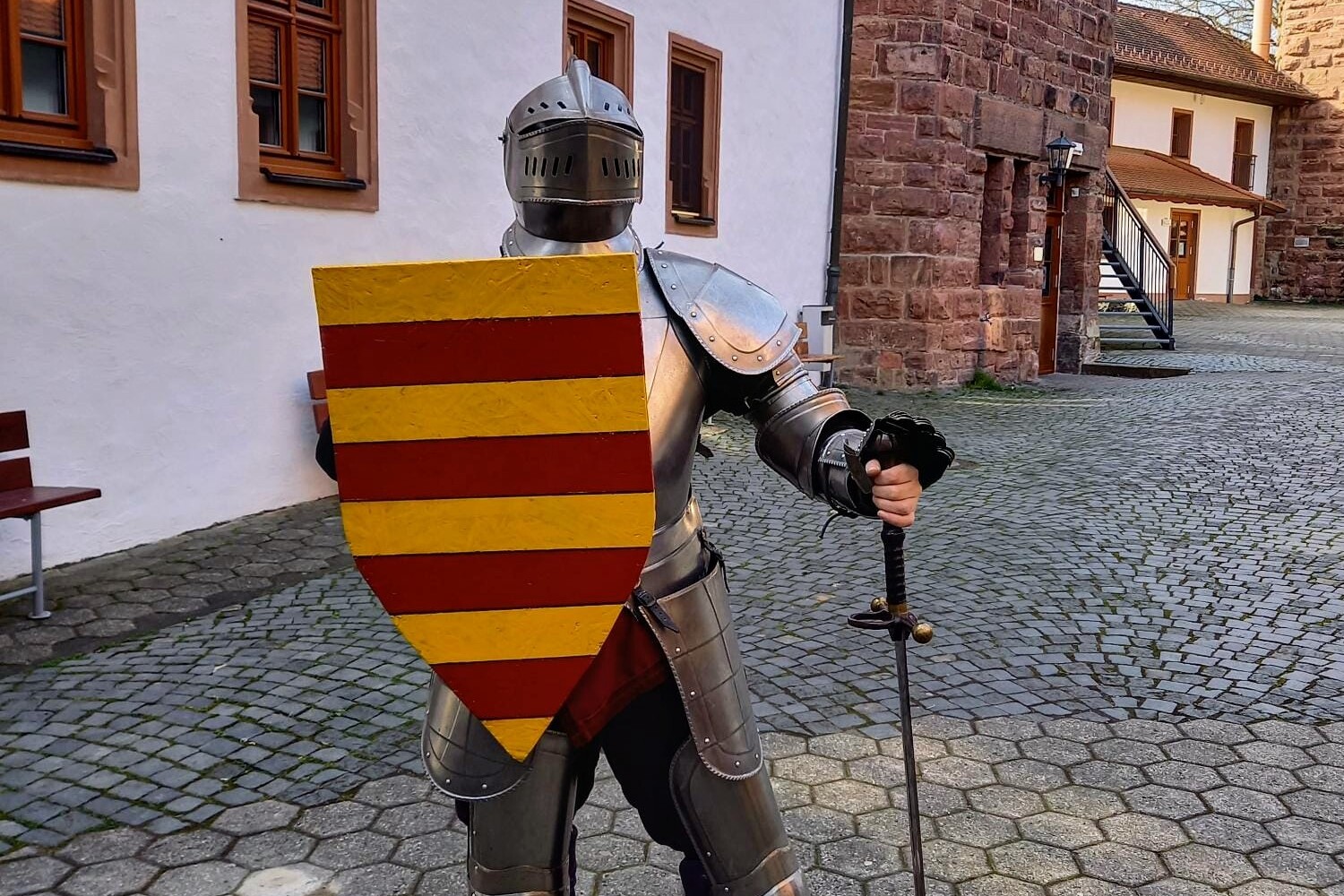 Gut gerüstet auf der Burg
