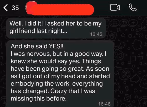 Chat messages about asking someone to be a girlfriend and her saying yes with excitement and relief.