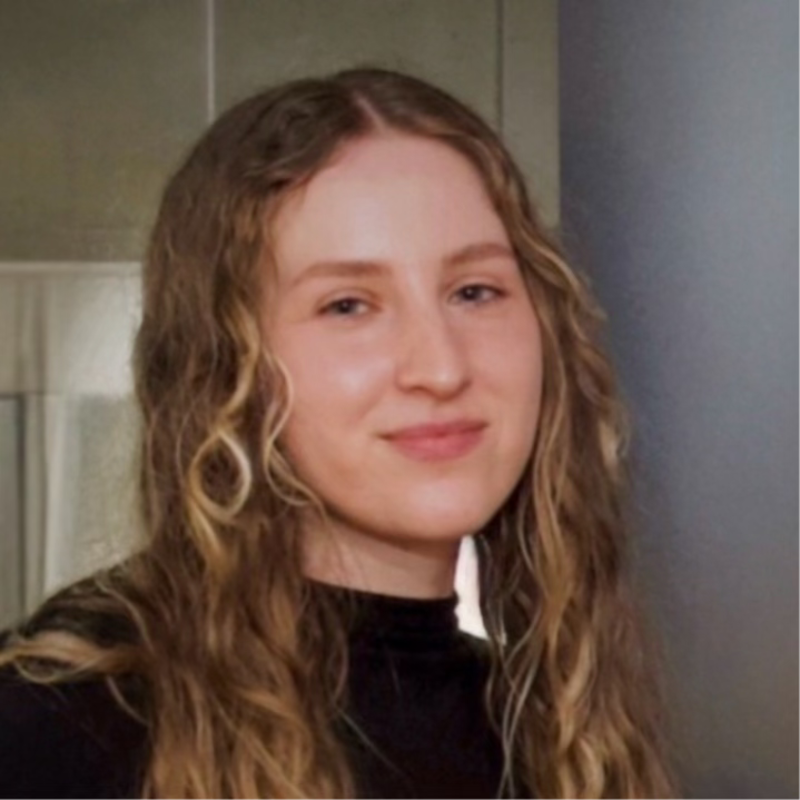 Charlotte -Account Executive at Screenloop