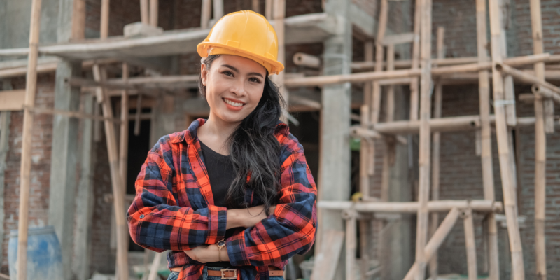 construction worker smiling after choosing Bizcap