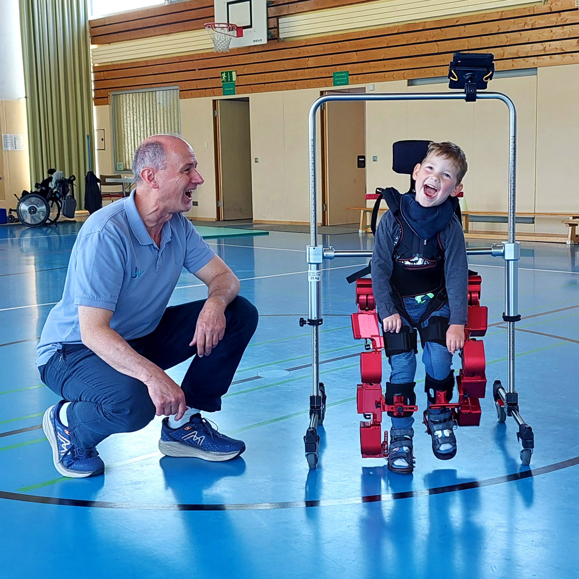 Deutschlandweit einmalig: Pädiatrisches Exoskelett für das Hegau-Jugendwerk