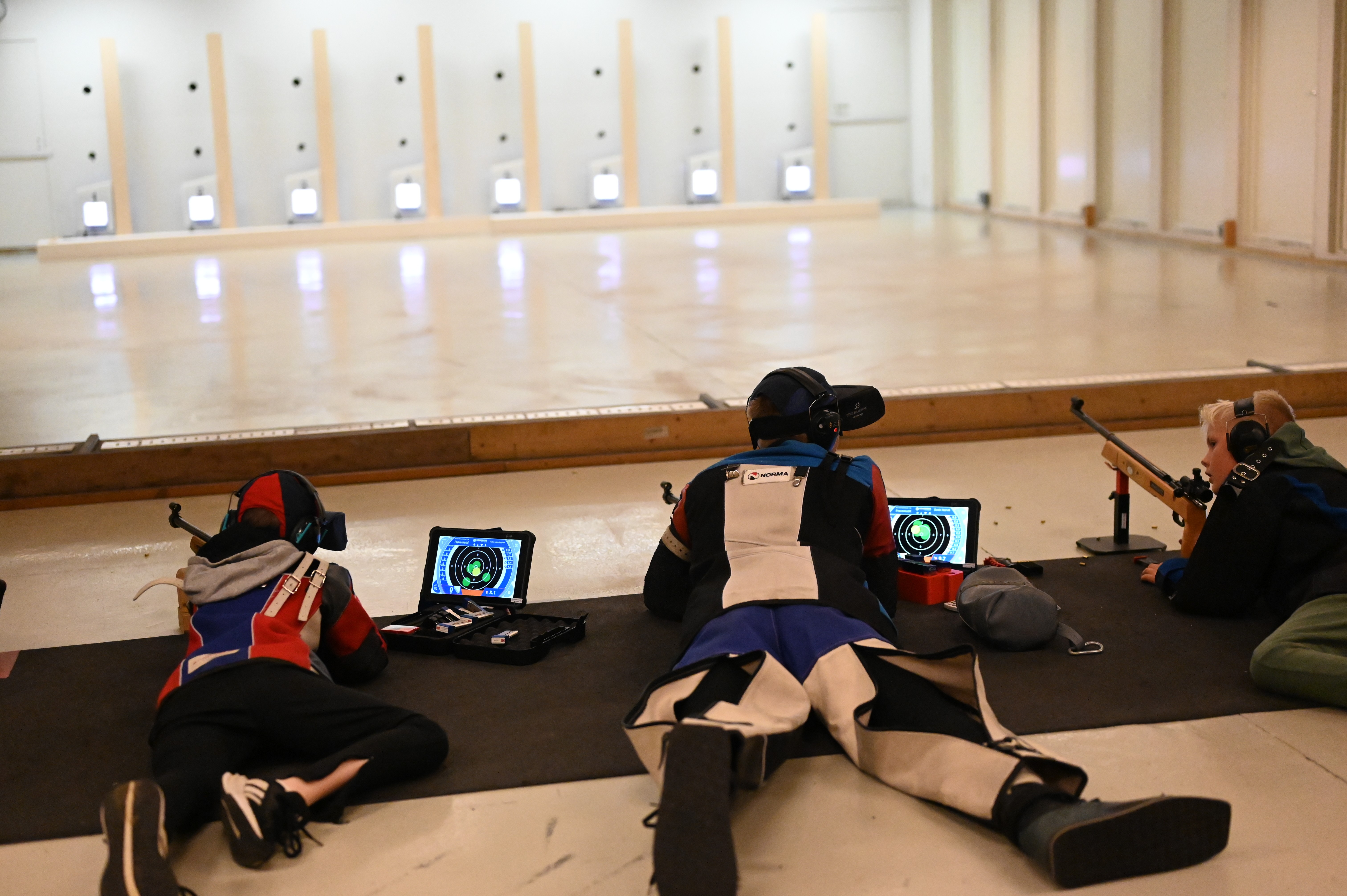 Fikse skyttarlag har fått ny innandørs skytebane med moderne utstyr. 