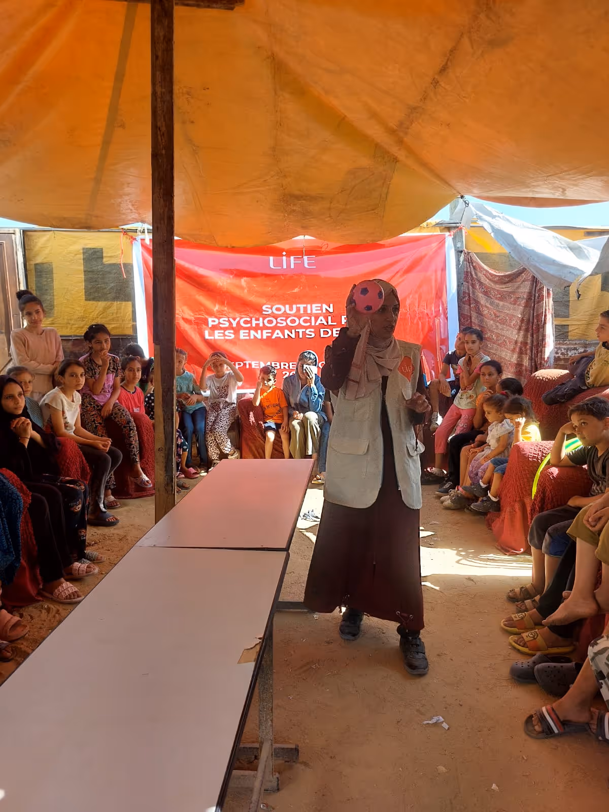Boulangerie humanitaire LIFE préparant 10 000 pains par jour pour lutter contre la famine. Cagnotte gaza