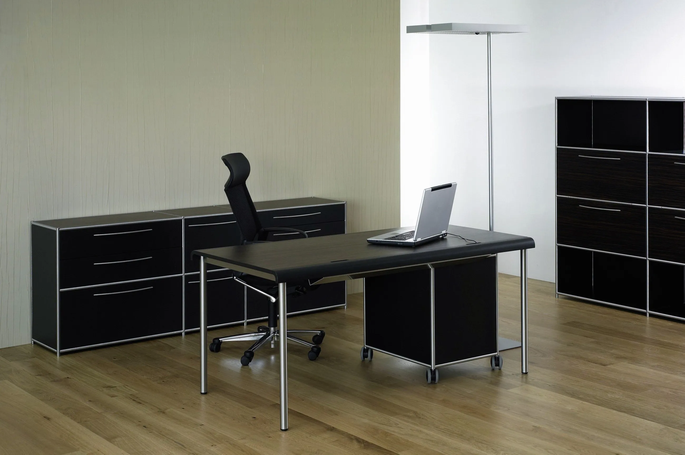 Knickstuhl Belmont Dental - EURUS