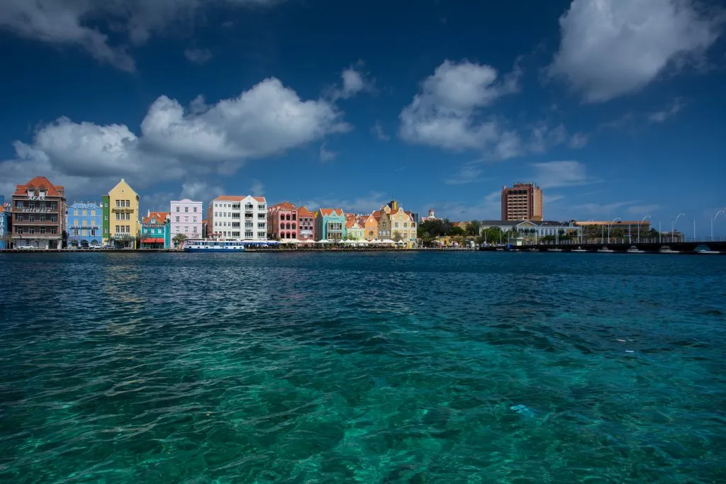 wilemstad-curacao-emigrate-five-reasons