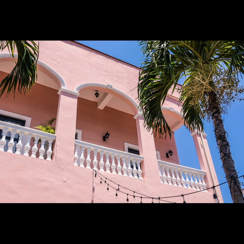 Buying real estate in Curaçao? These are the taxes and costs you shouldn't forget.