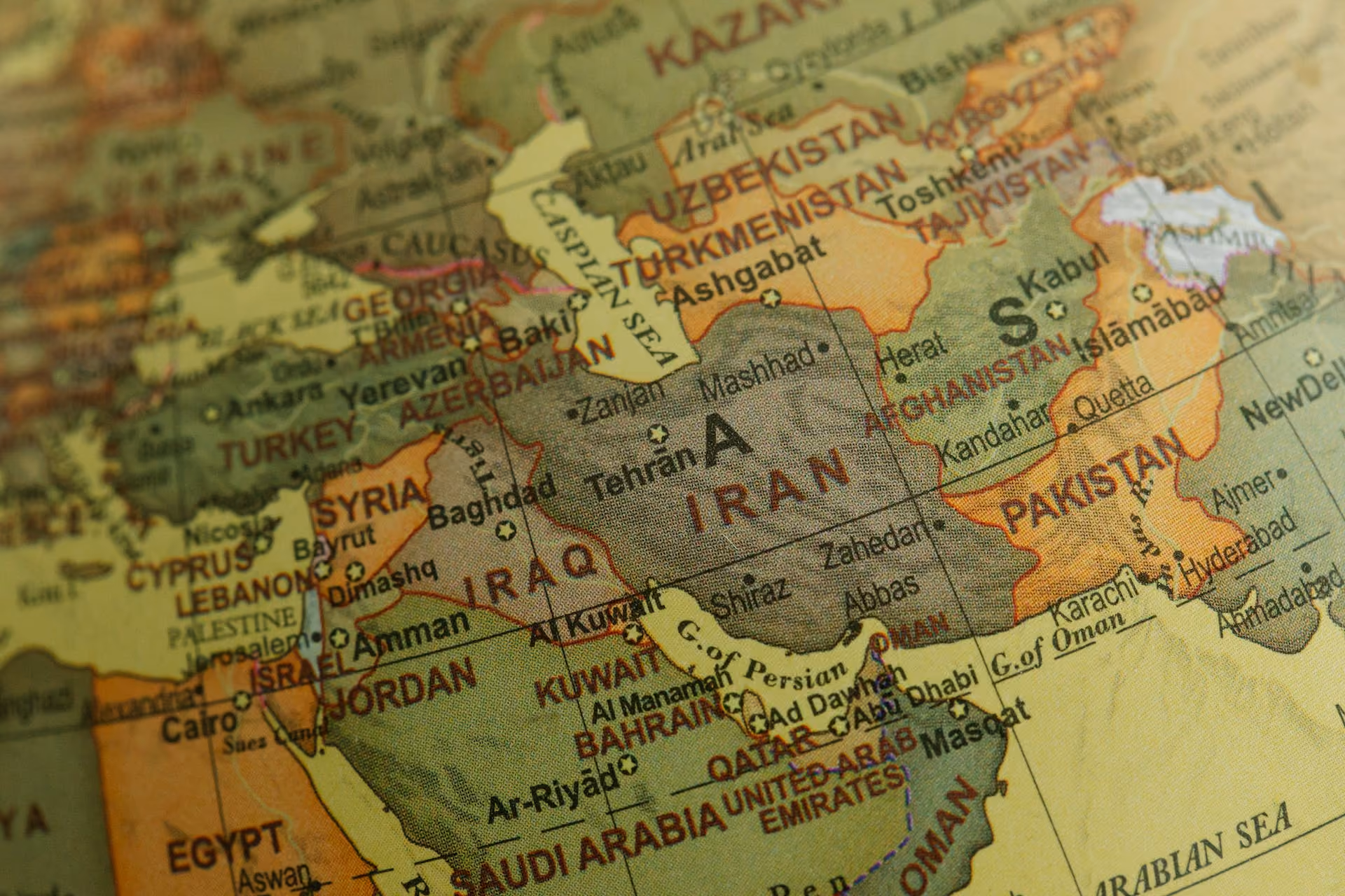 Close-up map showing countries including Iran, Iraq, Saudi Arabia, Afghanistan, and Pakistan.