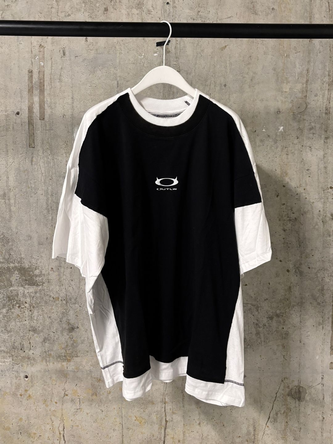 “DOUBLE-O” TEE