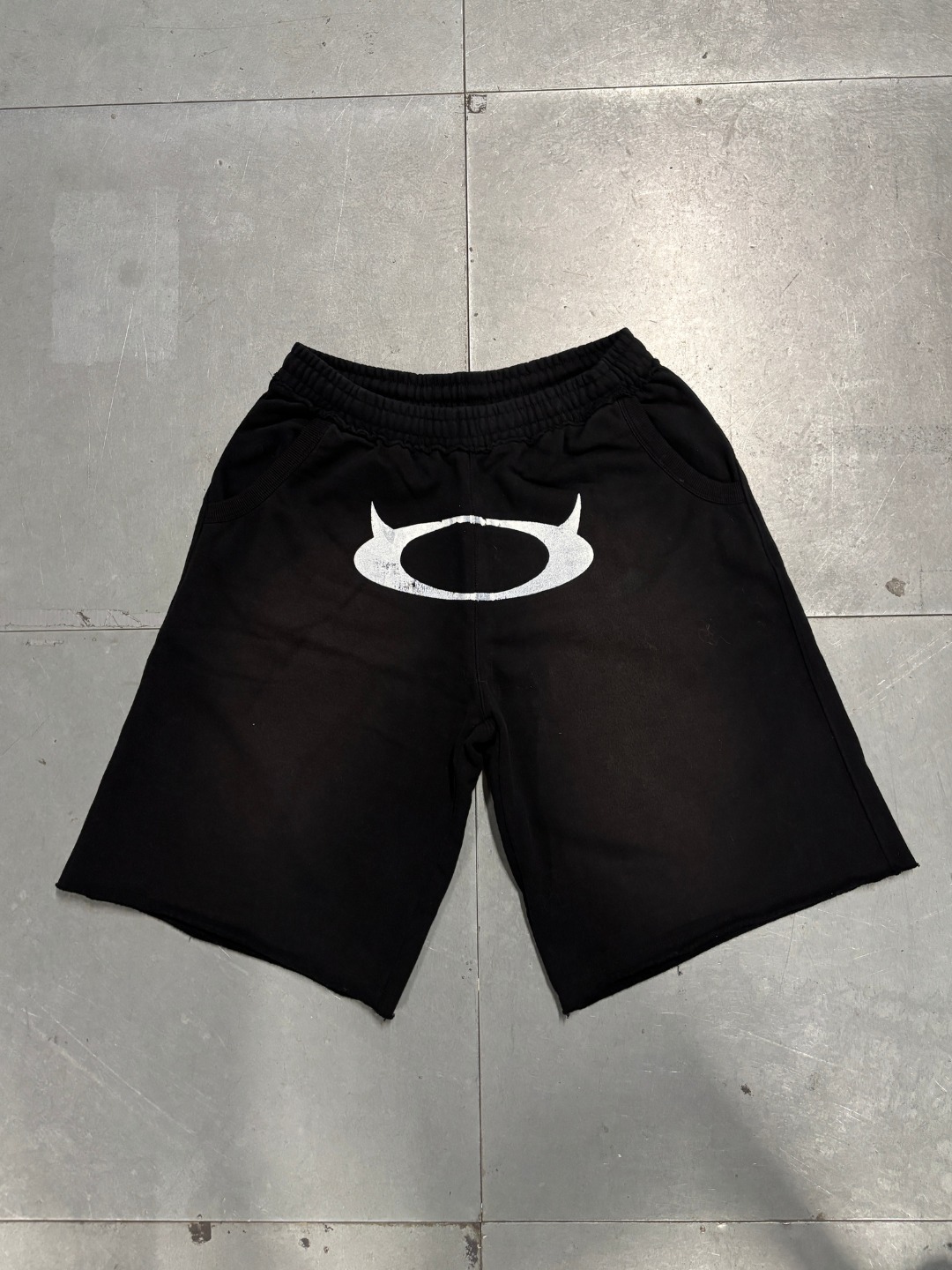 "HORNY" JOGGER SHORT