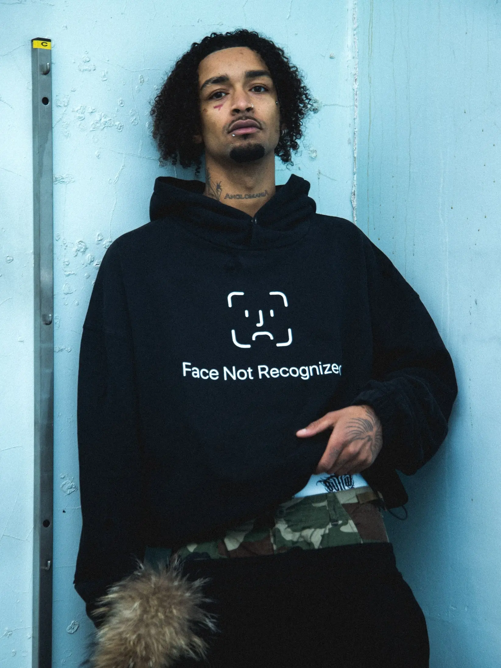 OUTLAW FACE ID HOODIE