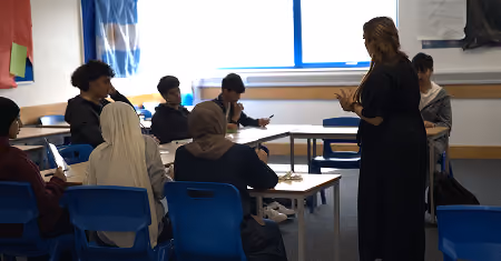 Student learning in KS2 English at xcelerate academy Tuition
