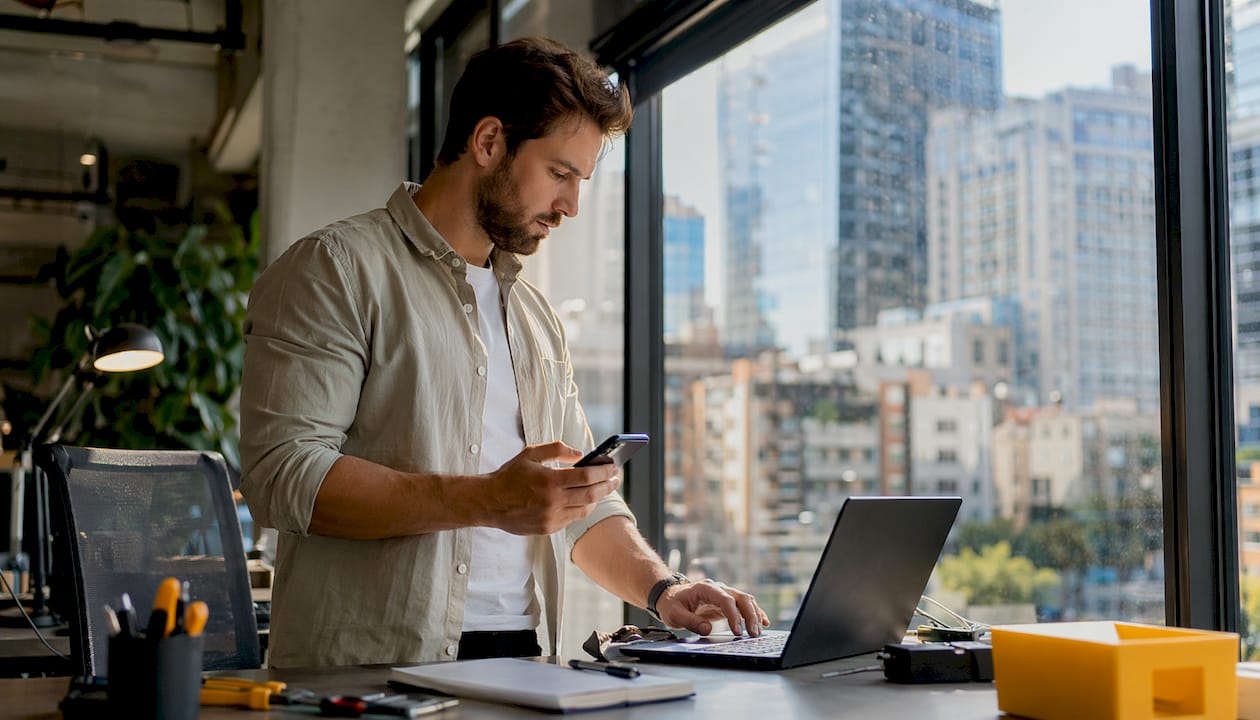 IT technician working on first troubleshooting steps