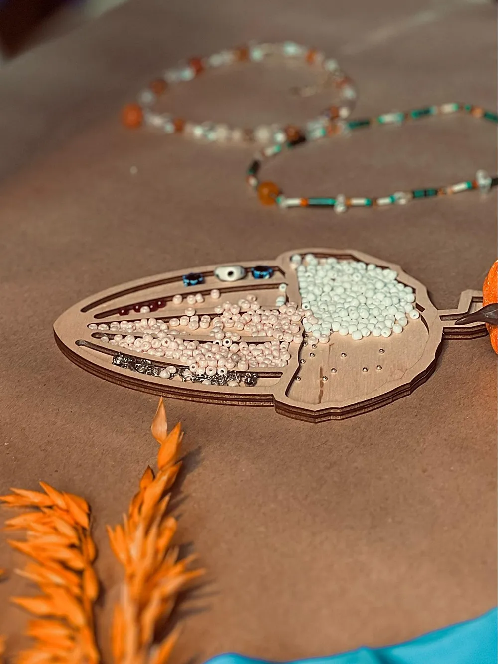 плетіння браслетів київ