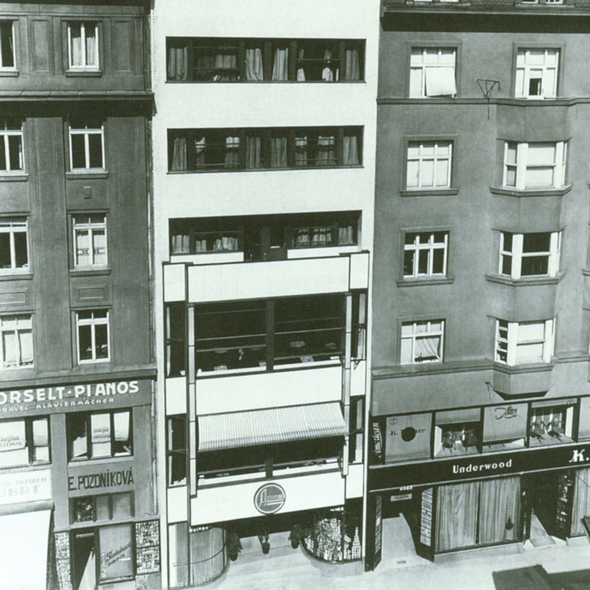 Hotel Avion