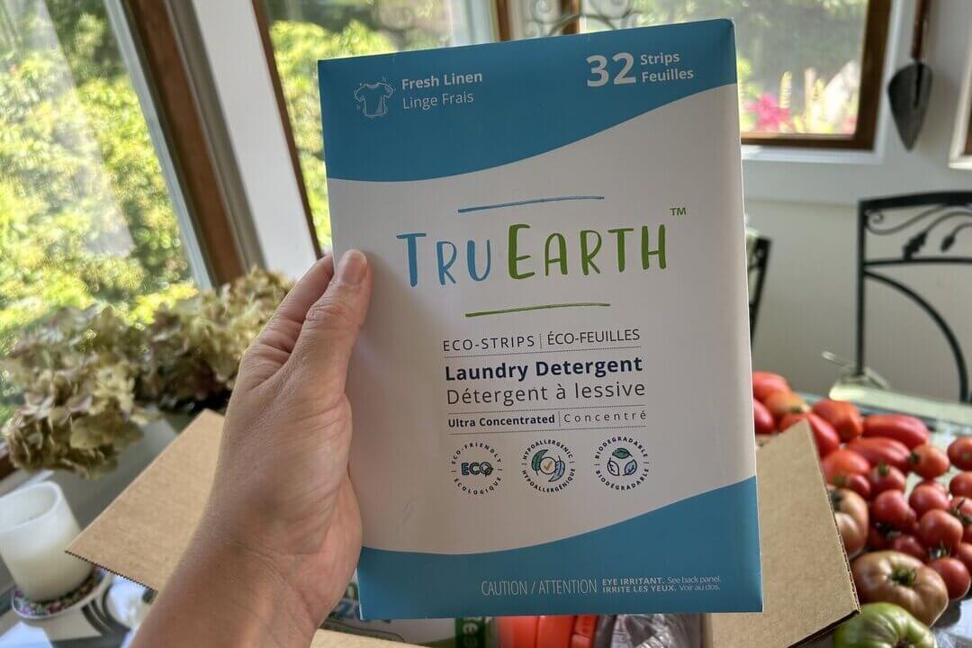 Tru Earth laundry detergent sheets, reviewed by The Laundry Guru.