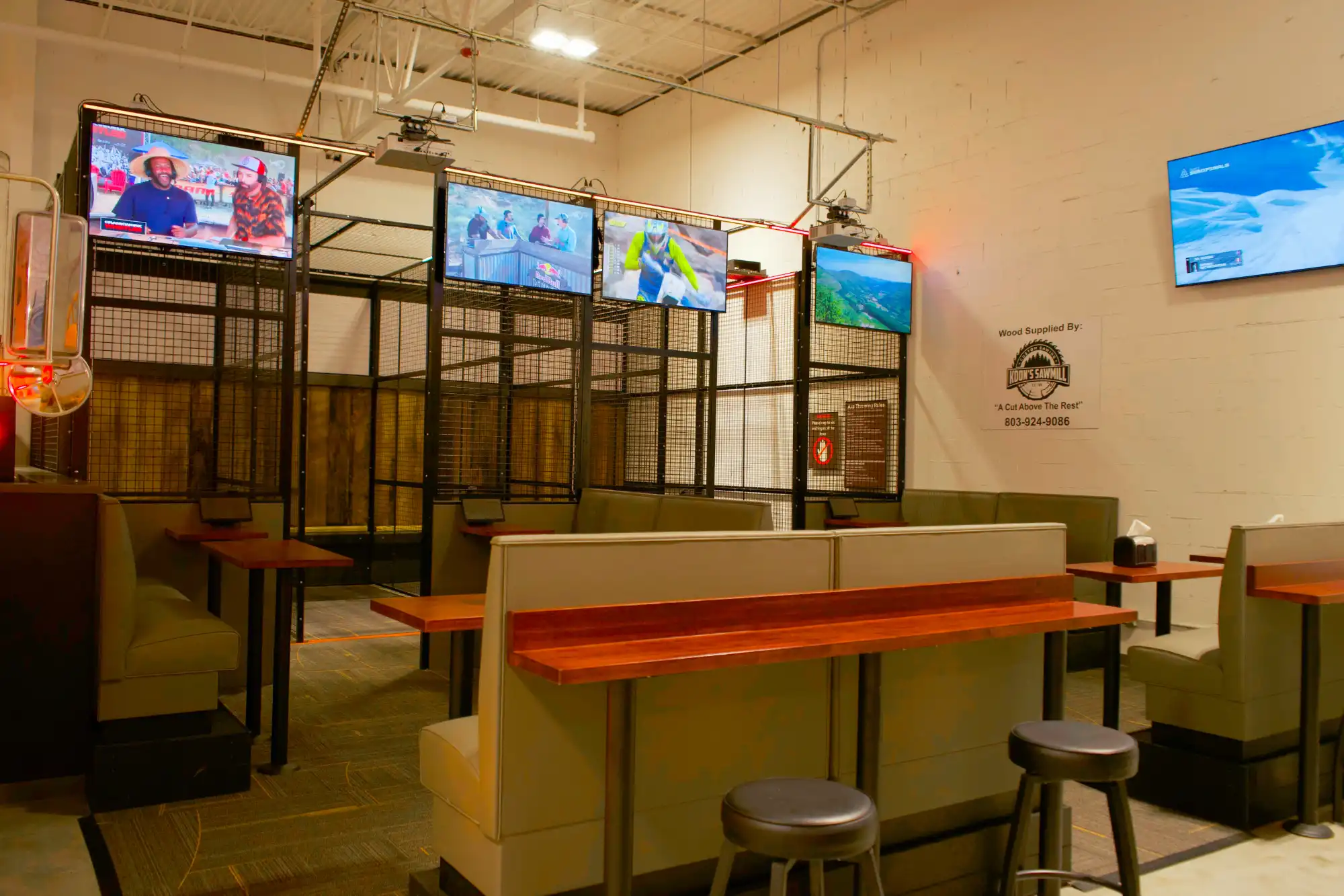 Axe Throwing Lanes at Big Air Laurens