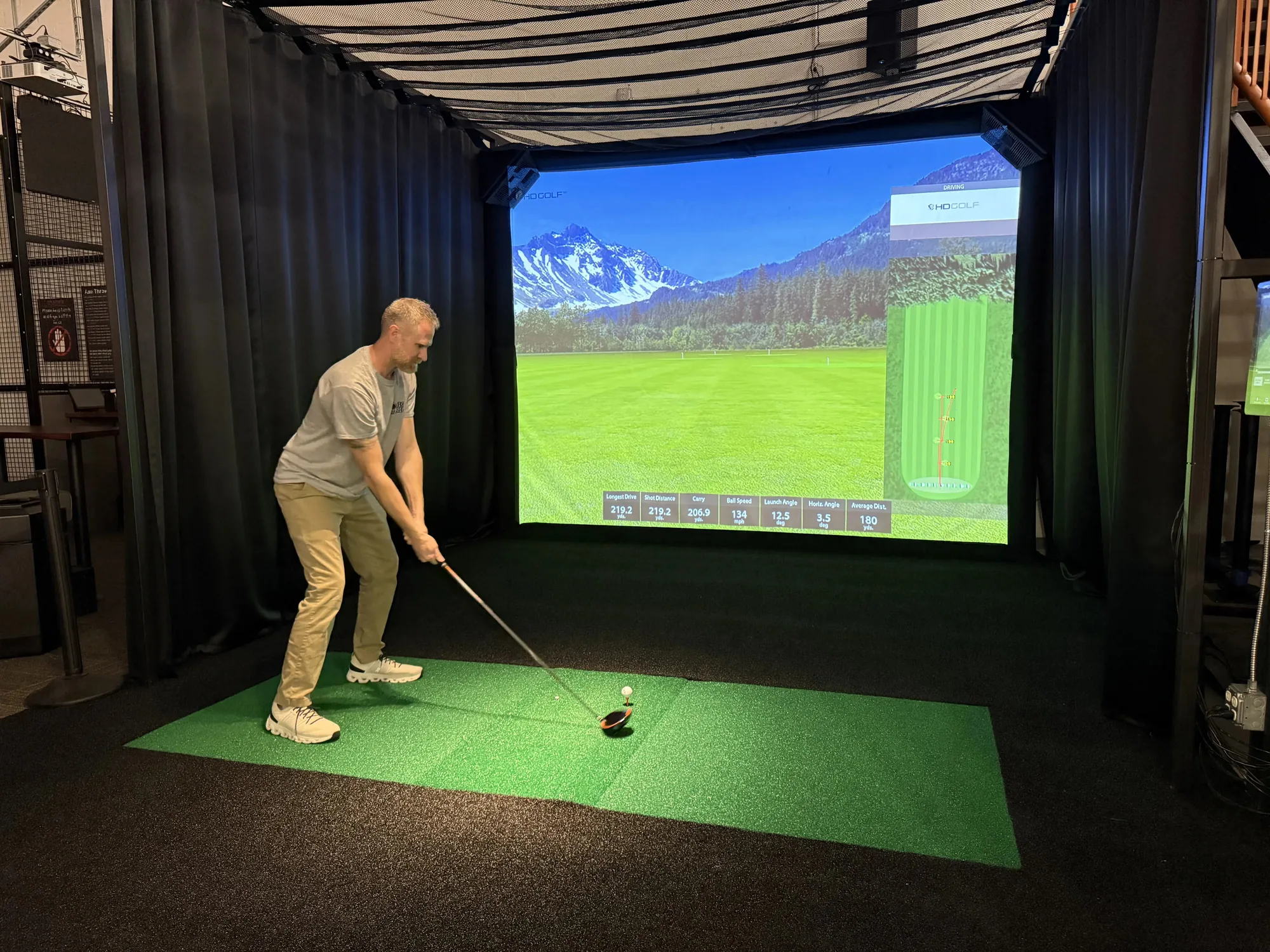 HD Golf and Sports Simulator at Big Air Laurens
