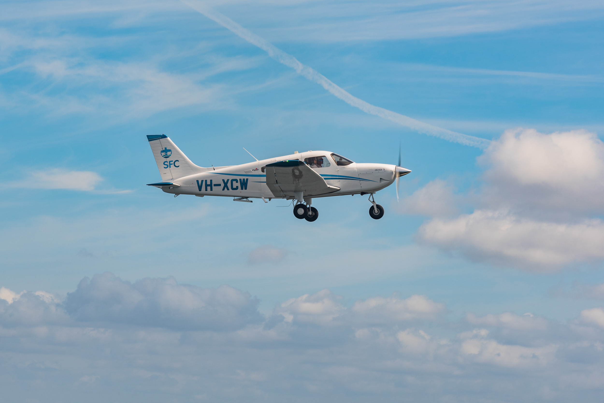 737 2021 Piper Archer TX on a Hands-on Scenic Flight