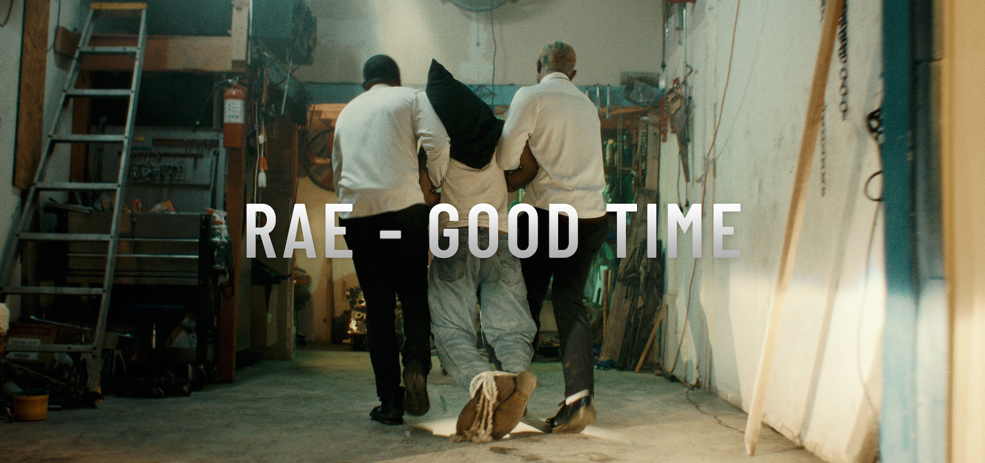 music video frau zigraette blockbuster