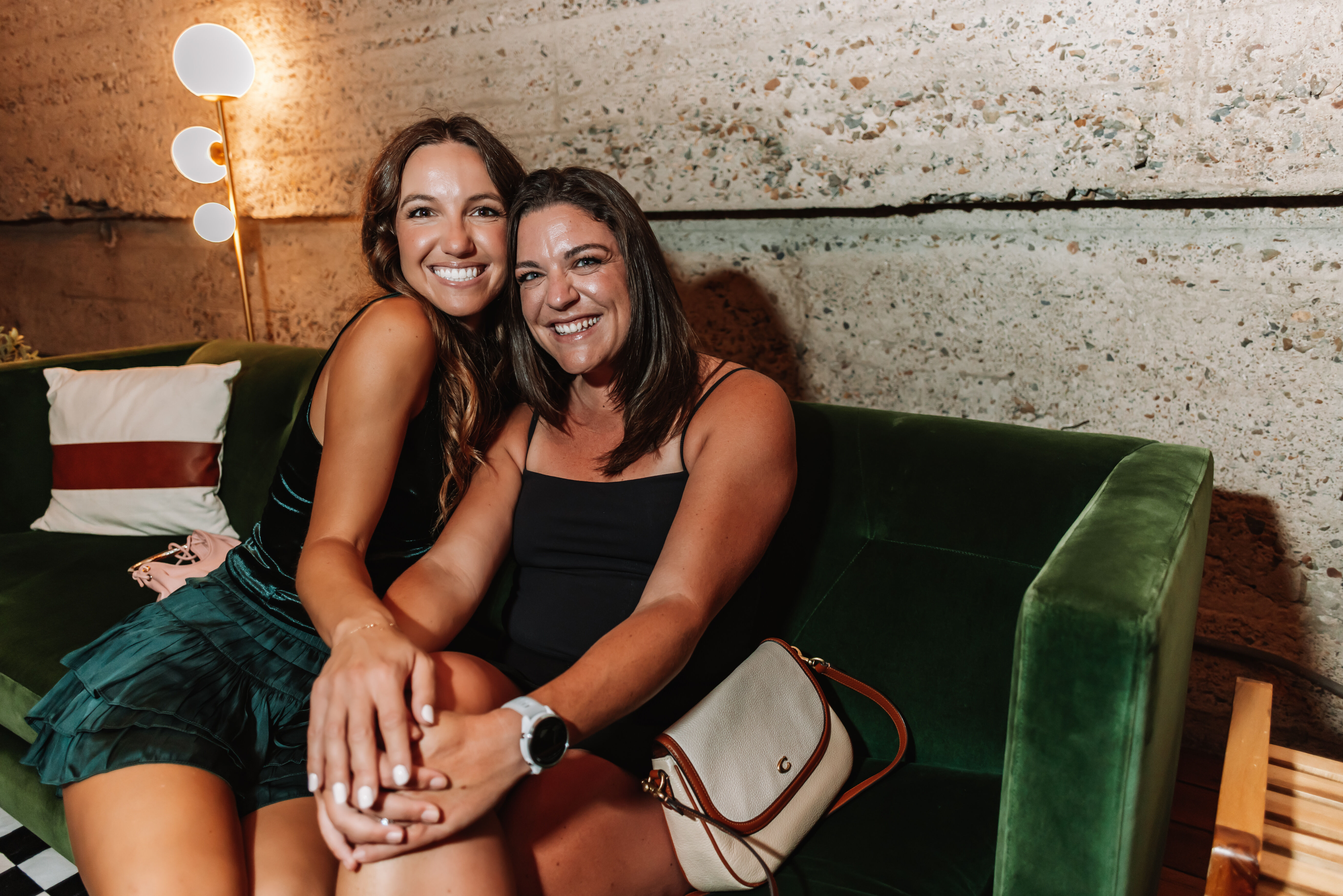 beyond-the-looking-glass-image-21