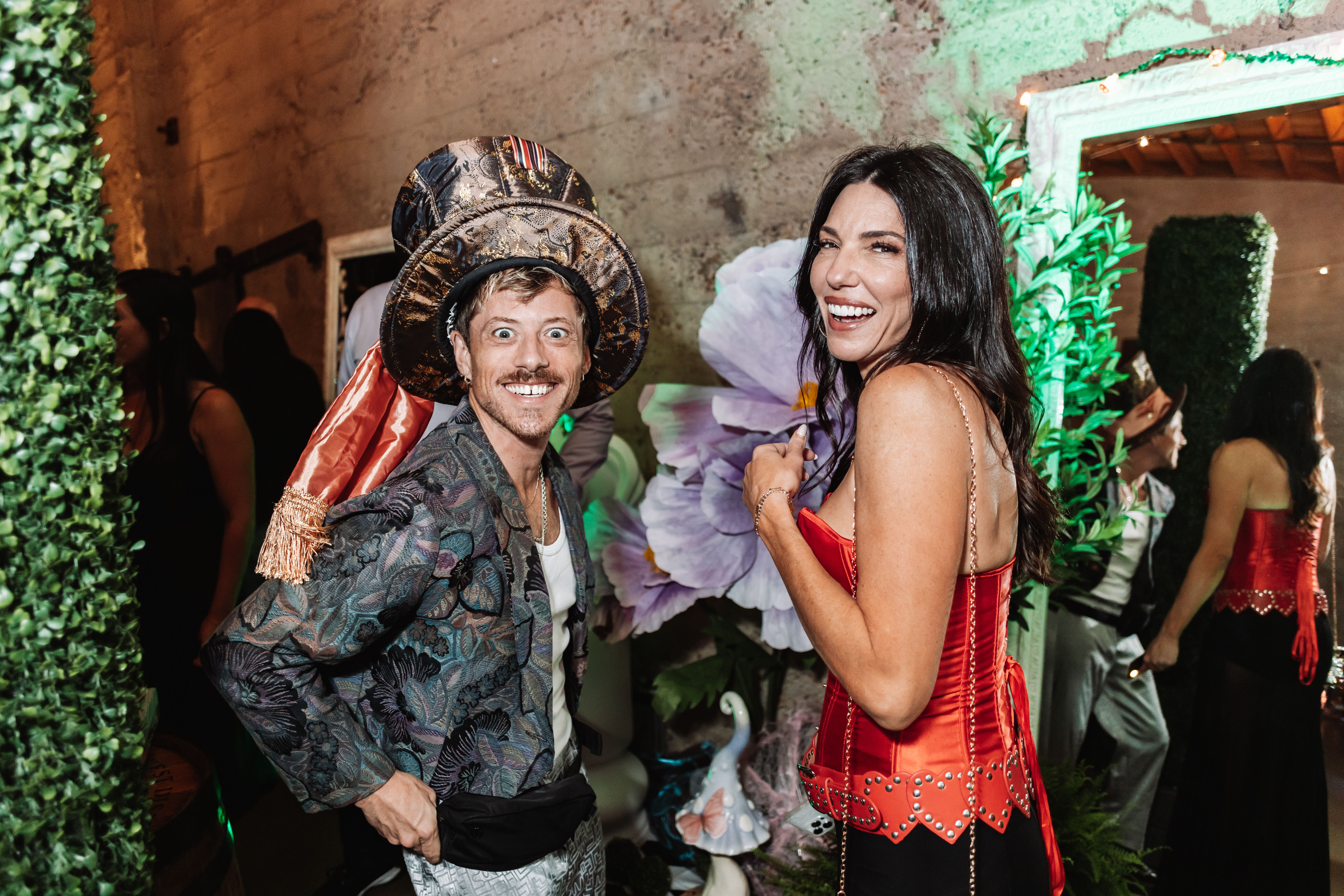 beyond-the-looking-glass-image-31